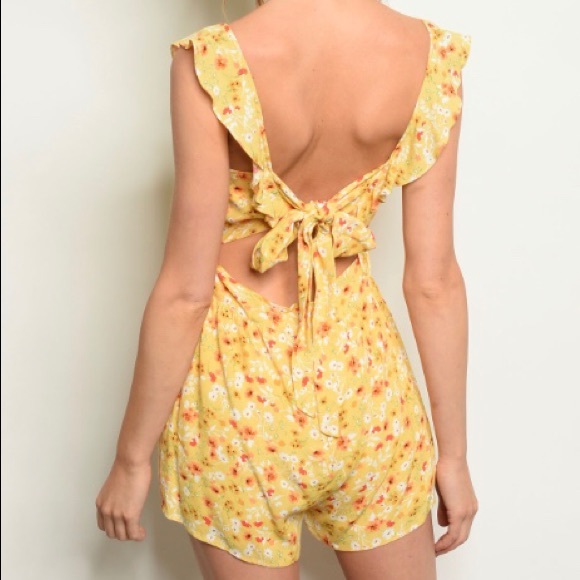 Yellow floral ruffle strap romper - Picture 3 of 8